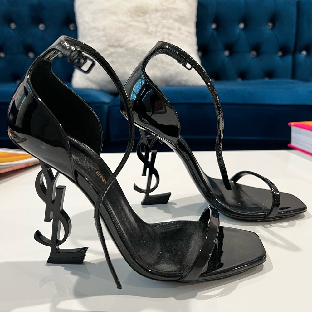 Saint Laurent heels Sz 36 Used a few times Excellent condition Authentic w Card.